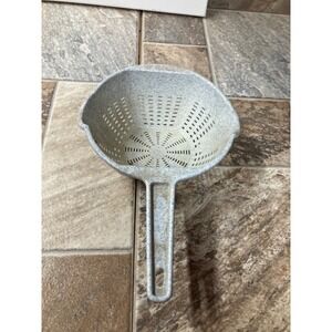 Arrow Gray Speckled Plastic Handheld Colander Strainer with Handle Made in USA